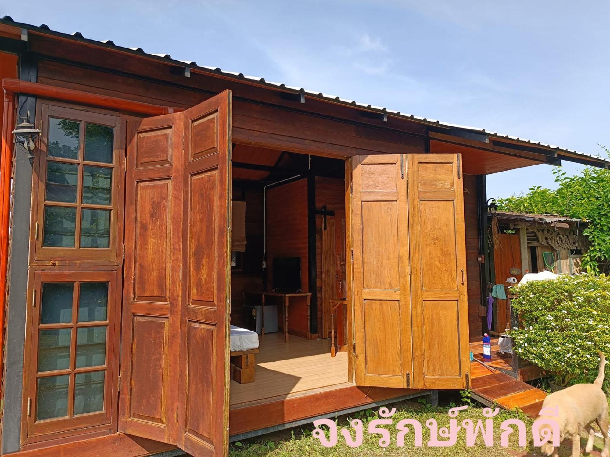 Jong Lux Pak Dee Bed and Breakfast Uttaradit Exteriör bild