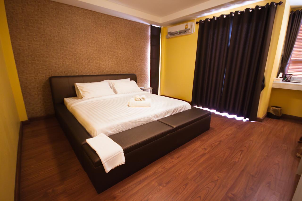 Jong Lux Pak Dee Bed and Breakfast Uttaradit Exteriör bild