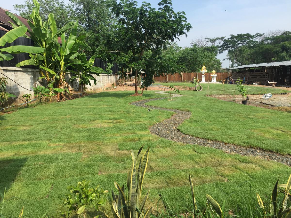 Jong Lux Pak Dee Bed and Breakfast Uttaradit Exteriör bild