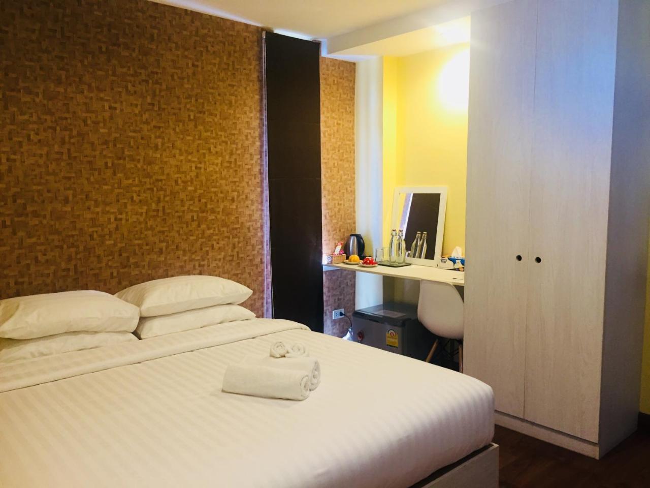 Jong Lux Pak Dee Bed and Breakfast Uttaradit Exteriör bild